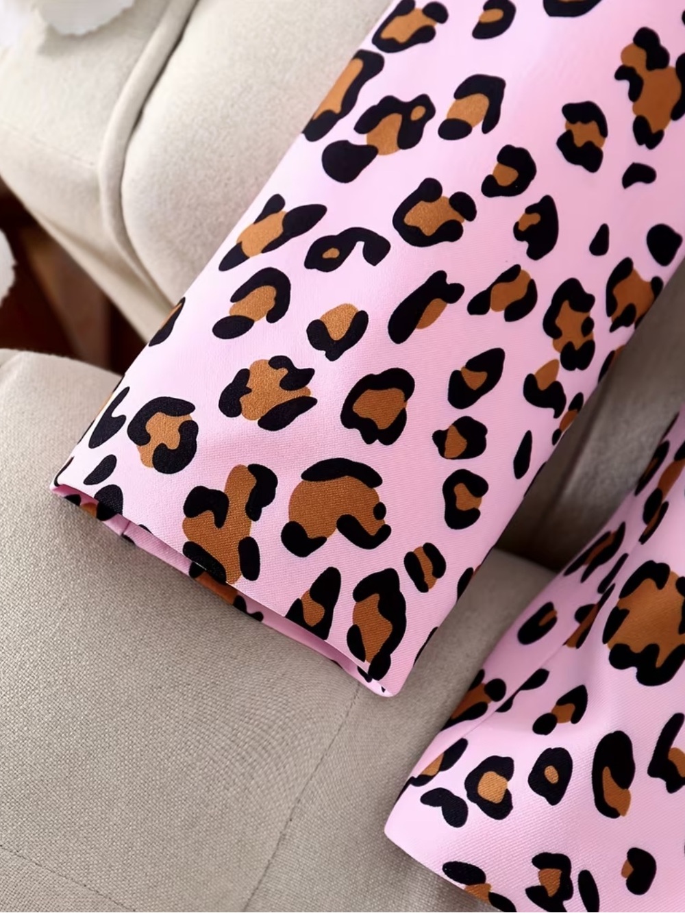Fortune-Attracting Fashion Urban Elegance Vintage Satin Leopard Print Notched - Picture 5 of 7